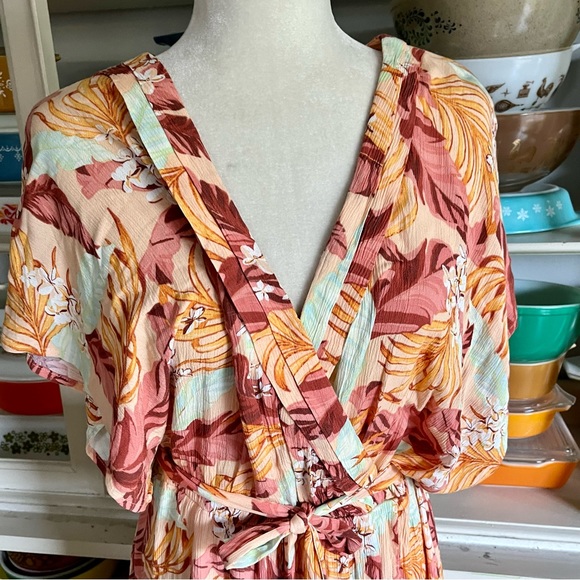 Ripcurl Namotu Wrap Maxi Dress in Apricot - Size Medium - Picture 3 of 16